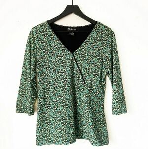 STYLE & CO GREEN FLORAL V NECK TOP